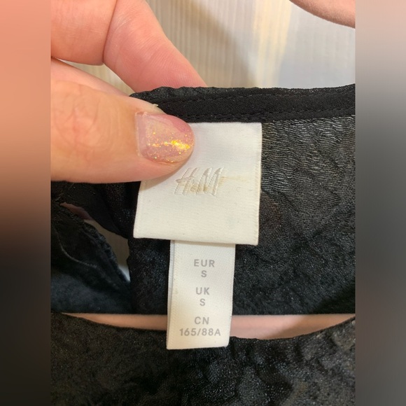 H&M black puffy sleeve blouse top size small - Picture 6 of 7